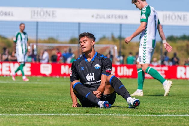 Stefano Marino (SC Paderborn 07, 30), Deutschland: Fussball, Saison 2026 27, erstes Testspiel des Tages, 08.08.2026, Werder Bremen vs SC Paderborn 07, Stadion am Oyther Berg (Oythe, Vechta, Niedersachsen) *** Stefano Marino, SC Paderborn 07, 30, German soccer, 2026–27 season, first friendly match of the day, August 8, 2026, Werder Bremen vs. SC Paderborn 07, Stadion am Oyther Berg, Oythe, Vechta, Lower Saxony Copyright: xLeonxFrickx
