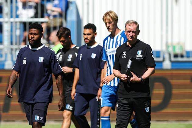 Trainer Petrik Sander und Moritz Broni Kwarteng (1. FC Magdeburg,10) - 2. Fußball Bundesliga Saison 2026-2027 1. FC Magdeburg vs Eintracht Braunschweig in der Avnet Arena in Magdeburg - Fußball,Mann,Männer,Deutschland,08.08.2026 *** Coaches Petrik Sander and Moritz Broni Kwarteng, 1. FC Magdeburg, 2026–2027 Bundesliga Season, 1. FC Magdeburg vs. Eintracht Braunschweig at the Avnet Arena in Magdeburg, Soccer, Men,Men, Germany, August 8, 2026