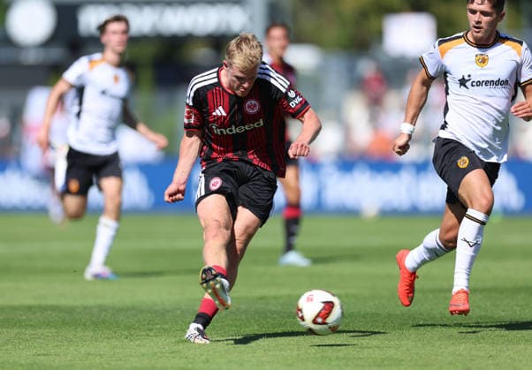 08.08.2026, Fussball Testspiel, Eintracht Frankfurt - Hull City, v.l., Goal scored, scores a goal, Tor zum 1:0 durch Jonathan Burkardt (Eintracht Frankfurt) DFL DFB REGULATIONS PROHIBIT ANY USE OF PHOTOGRAPHS AS IMAGE SEQUENCES AND OR QUASI-VIDEO. xdcx *** August 8, 2026, Soccer friendly match, Eintracht Frankfurt vs. Hull City, from left, goal scored, scores a goal, Jonathan Burkardt scores the 1–0 goal for Eintracht Frankfurt. DFL and DFB regulations prohibit any use of photographs as image sequences and or quasi-video. xdcx Copyright: HMBxMedia Claus