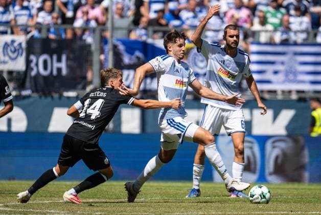 3.Liga MSV Duisburg - SV Meppen ** NUR FÜR REDAKTIONELLE ZWECKE ** EDITORIAL USE ONLY **<p>Fußball 3.Liga MSV Duisburg - SV Meppen am 08.08.26 in der Schauinsland-Reisen Arena in Duisburg Tobias Fleckstein( Duisburg ) Duisburg Copyright: JakobxKlos *** 3rd Division: MSV Duisburg vs. SV Meppen ** FOR EDITORIAL USE ONLY ** EDITORIAL USE ONLY ** p Soccer 3rd Division MSV Duisburg vs. SV Meppen on August 8, 2026, at the Schauinsland Reisen Arena in Duisburg Tobias Fleckstein Duisburg Duisburg Copyright JakobxKlos Copyright: JakobxKlos doc872jop74gcie2aysvj0 ,EDITORIAL USE ONLY