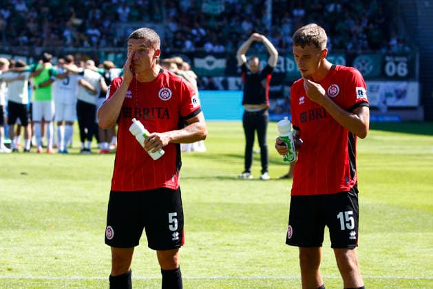 08.08.2026, xavx, Fussball 3.Liga, SV Wehen Wiesbaden - Preußen Münster v.l. Niklas May (SV Wehen Wiesbaden), Justin Janitzek (SV Wehen Wiesbaden) enttaeuscht, enttaeuscht schauend, dissapointed (DFL DFB REGULATIONS PROHIBIT ANY USE OF PHOTOGRAPHS as IMAGE SEQUENCES and or QUASI-VIDEO) Wiesbaden *** August 8, 2026, xavx, Soccer 3rd Division, SV Wehen Wiesbaden vs. Preußen Münster, Niklas May, SV Wehen Wiesbaden, Justin Janitzek, SV Wehen Wiesbaden, looks disappointed; disappointed DFL DFB REGULATIONS PROHIBIT ANY USE OF PHOTOGRAPHS as IMAGE SEQUENCES and or QUASI-VIDEO Wiesbaden