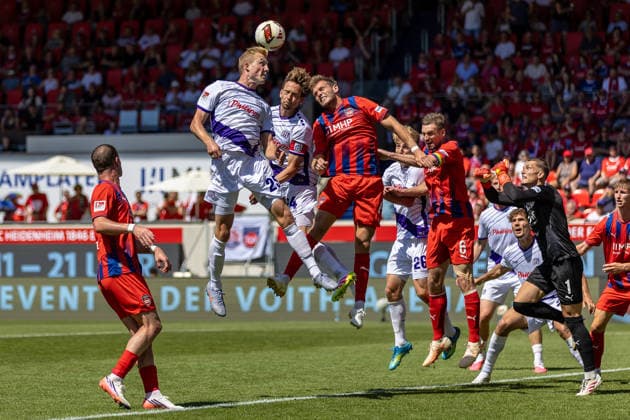 Kopfballduell Niklas Wiemann (VfL Osnabrueck, 25) Jannik Mueller (VfL Osnabrueck, 24) Tim Siersleben (1.FC Heidenheim, 04) Fridolin Wagner (VfL Osnabrueck, 26) Patrick Mainka (1.FC Heidenheim, 06) Frank Feller (1.FC Heidenheim, 01) vorne Budu Zivzivadze (1.FC Heidenheim, 11), GER, 1.FC Heidenheim vs. VfL Osnabrueck, Fussball, 2. Bundesliga, 01. Spieltag, Spielzeit 2026 2027, 08.08.2026, DFL DFB REGULATIONS PROHIBIT ANY USE OF PHOTOGRAPHS AS IMAGE SEQUENCES AND OR QUASI-VIDEO, GER, 1.FC Heidenheim vs. VfL Osnabrueck, Fussball, 2. Bundesliga, 01. Spieltag, Spielzeit 2026 2027, 08.08.2026 Heidenheim *** Heading duel: Niklas Wiemann (VfL Osnabrück), 25 Jannik Mueller (VfL Osnabrück), 24 Tim Siersleben (1 FC Heidenheim), 04 Fridolin Wagner (VfL Osnabrück), 26 Patrick Mainka (1 FC Heidenheim), 06 Frank Feller, 1 FC Heidenheim, 01; in front: Budu Zivzivadze, 1 FC Heidenheim, 11, GER, 1 FC Heidenheim vs. VfL Osnabrück, soccer, 2. Bundesliga, Matchday 01, 2026–2027 Season, August 8, 2026, DFL and DFB regulations prohibit any use of photographs as image sequences and or quasi-video, GER, 1 FC Heidenheim vs. VfL Osnabrück, Soccer, 2. Bundesliga, Matchday 1, 2026–2027 Season, August 8, 2026, Heidenheim Copyright: xEibner-Pressefoto JanixPlessx EP_JPL