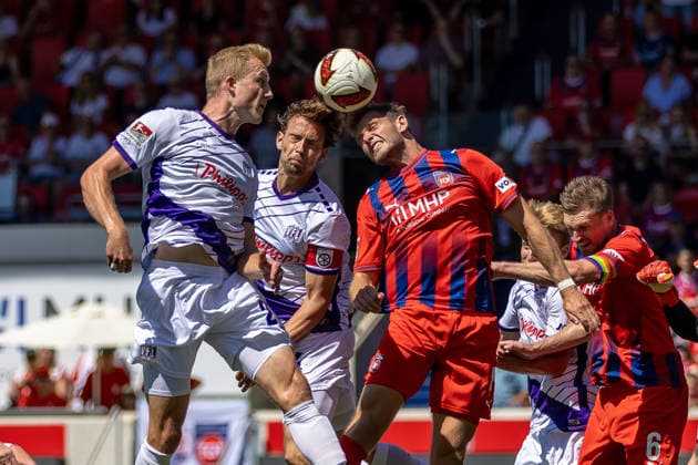 Kopfballduell Niklas Wiemann (VfL Osnabrueck, 25) Jannik Mueller (VfL Osnabrueck, 24) Tim Siersleben (1.FC Heidenheim, 04) Fridolin Wagner (VfL Osnabrueck, 26) Patrick Mainka (1.FC Heidenheim, 06), GER, 1.FC Heidenheim vs. VfL Osnabrueck, Fussball, 2. Bundesliga, 01. Spieltag, Spielzeit 2026 2027, 08.08.2026, DFL DFB REGULATIONS PROHIBIT ANY USE OF PHOTOGRAPHS AS IMAGE SEQUENCES AND OR QUASI-VIDEO, GER, 1.FC Heidenheim vs. VfL Osnabrueck, Fussball, 2. Bundesliga, 01. Spieltag, Spielzeit 2026 2027, 08.08.2026 Heidenheim *** Heading duel: Niklas Wiemann (VfL Osnabrück), 25; Jannik Mueller (VfL Osnabrück), 24; Tim Siersleben (1. FC Heidenheim), 04; Fridolin Wagner (VfL Osnabrück), 26; Patrick Mainka (1. FC Heidenheim), 06, GER, 1 FC Heidenheim vs. VfL Osnabrück, Soccer, 2. Bundesliga, Matchday 1, 2026–2027 season, August 8, 2026, DFL and DFB regulations prohibit any use of photographs as image sequences and or quasi-video, GER, 1. FC Heidenheim vs. VfL Osnabrück, Soccer, 2. Bundesliga, Matchday 1, 2026–2027 Season, August 8, 2026, Heidenheim Copyright: xEibner-Pressefoto JanixPlessx EP_JPL