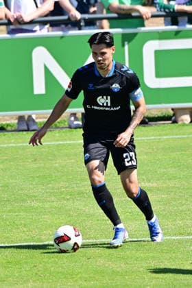 08.08.2026, GER, Freundschaftsspiel SV Werder Bremen vs Paderborn Fussball, Saison 2026 2027), 1.FBL Raphael Obermair (SC Paderborn 07 23) Oythe Stadion am Oyther Berg Niedersachsen Deutschland *** August 8, 2026, GER, Friendly Match: SV Werder Bremen vs. Paderborn Soccer, 2026–2027 Season, 1st Bundesliga, Raphael Obermair, SC Paderborn 07, July 23, Oythe Stadium on Oyther Berg, Lower Saxony, Germany Copyright: xnordphotoxGmbHx xKFOTOx
