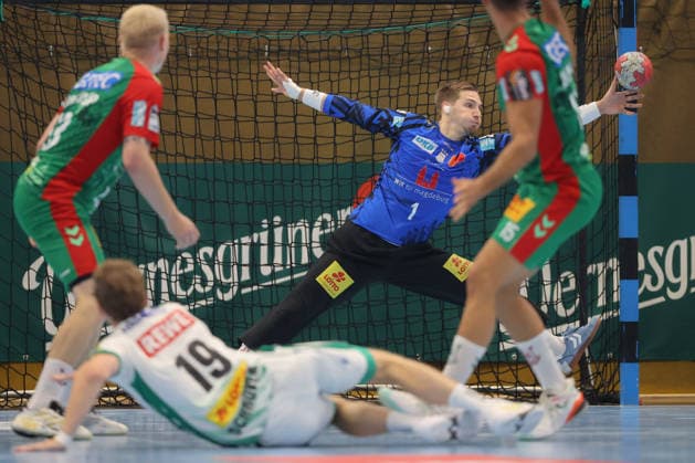 08.08.2026, xtgx, Handball Turnier, SC Magdeburg - SC DHfK Leipzig emspor, v.l. Dominik Kuzmanovic (Magdeburg, 1) Parade, haelt den Ball, faengt den Ball, pariert Lößnitz *** August 8, 2026, xtgx, Handball Tournament, SC Magdeburg vs. SC DHfK Leipzig emspor, from left: Dominik Kuzmanovic (Magdeburg), 1 save, blocks the ball, catches the ball, stops Lößnitz