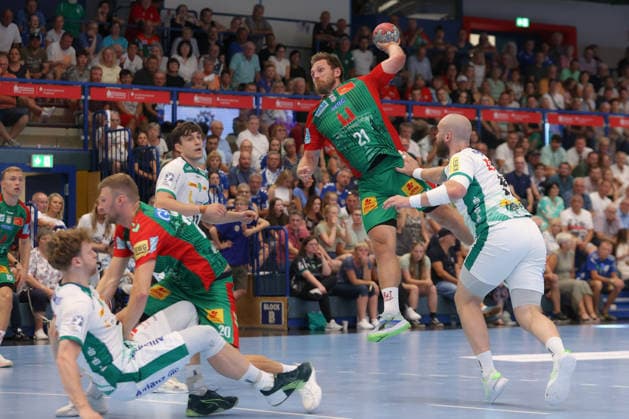 08.08.2026, xtgx, Handball Turnier, SC Magdeburg - SC DHfK Leipzig emspor, v.l. Albin Lagergren (Magdeburg, 21) wirft Tor, Torschuetze, erzielt Tor, Treffer, scores the goal Lößnitz *** August 8, 2026, xtgx, Handball Tournament, SC Magdeburg vs. SC DHfK Leipzig emspor, from left: Albin Lagergren (Magdeburg), 21 takes a shot, goal scorer, scores a goal, Lößnitz