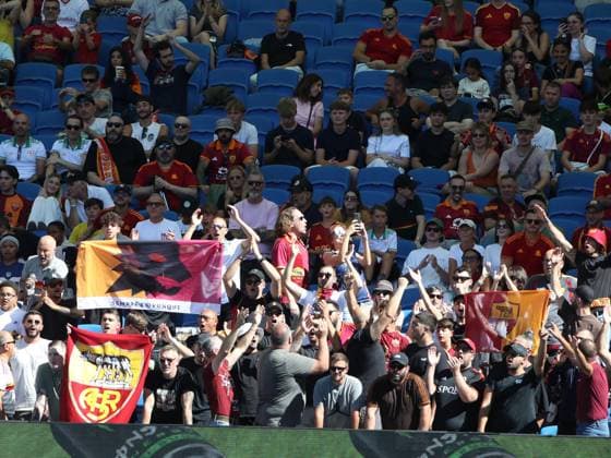 SOCCER - Friendly Match - Brighton and Hove Albion vs. Roma Photo by IPA ABACAPRESS.COM87322271 - August 8, 2026: Brighton vs. AS Roma (Friendly). Sports; Soccer; In the photo: Fans (Photo by Gino Mancini) Brighton  Copyright: xIPAxSport ABACAx