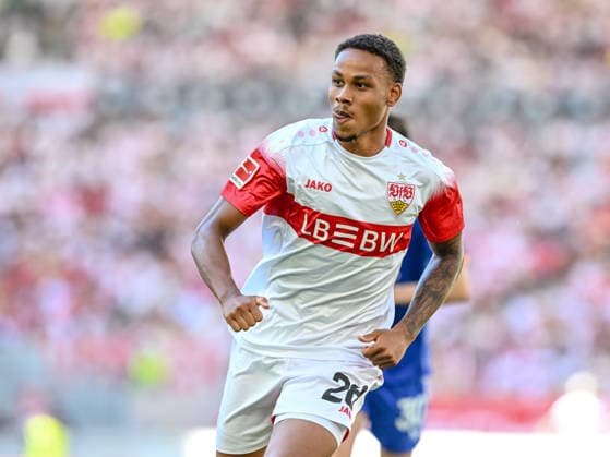 Nikolas Nartey (VfB Stuttgart) gestures during the during the pre-season friendly match between VfB Stuttgart and Everton at MHP Arena on August 8, 2026 in Stuttgart, Germany. (Photo by Harry Langer DeFodi Images) - *** Nikolas Nartey of VfB Stuttgart gestures during the preseason friendly match between VfB Stuttgart and Everton at the MHP Arena on August 8, 2026, in Stuttgart, Germany. Photo by Harry Langer, DeFodi Images