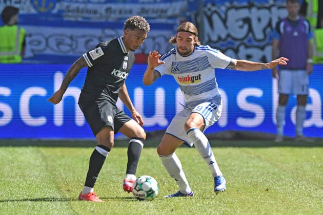 Oliver Issa Schmitt ( SV Meppen 1912, 7 ) im Zweikampf mit Joshua Bitter ( MSV Duisburg, 29 ). GER, MSV Duisburg vs SV Meppen 1912, Fussball, 3. Liga, 1. Spieltag, Spielzeit 2026 2027, 08.08.2026 DFL DFB REGULATIONS PROHIBIT ANY USE OF PHOTOGRAPHS AS IMAGE SEQUENCES AND OR QUASI-VIDEO GER, MSV Duisburg vs SV Meppen 1912, Fussball, 3. Liga, 1. Spieltag, Spielzeit 2026 2027, 08.08.2026 Duisburg *** Oliver Issa Schmitt, SV Meppen 1912, No. 7, in a tackle with Joshua Bitter, MSV Duisburg, No. 29, GER, MSV Duisburg vs. SV Meppen 1912, Soccer, 3. Liga, Matchday 1, 2026–2027 season, August 8, 2026 DFL DFB regulations prohibit any use of photographs as image sequences and or quasi-video GER, MSV Duisburg vs. SV Meppen 1912, soccer, 3. Liga, Matchday 1, 2026–2027 season, August 8, 2026, Duisburg Copyright: xEibner-Pressefoto ThomasxThienelx EP_TTL