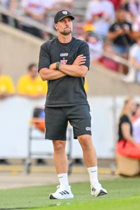 Trainer Sebastian Hoeness (VfB Stuttgart) Looks on during the during the pre-season friendly match between VfB Stuttgart and Everton at MHP Arena on August 8, 2026 in Stuttgart, Germany. (Photo by Harry Langer DeFodi Images) - *** Coach Sebastian Hoeness of VfB Stuttgart watches during the preseason friendly match between VfB Stuttgart and Everton at the MHP Arena on August 8, 2026, in Stuttgart, Germany. Photo by Harry Langer, DeFodi Images