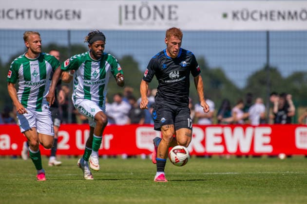 Testspiel: Werder Bremen vs. SC Paderborn 07, 08.08.2026 Samuel Mbangula (Werder Bremen, 7), Laurin Curda (SC Paderborn 07, 17); Testspiel: Werder Bremen vs. SC Paderborn 07 am 08.08.2026 in Vechta (Stadion Oyther Berg), Germany, *** Friendly Match: Werder Bremen vs. SC Paderborn 07, August 8, 2026 Samuel Mbangula, Werder Bremen, 7; Laurin Curda, SC Paderborn 07, 17 Friendly match: Werder Bremen vs. SC Paderborn 07 on August 8, 2026, at Oyther Berg Stadium in Vechta, Germany, Copyright: xBEAUTIFULxSPORTS Neddermannx