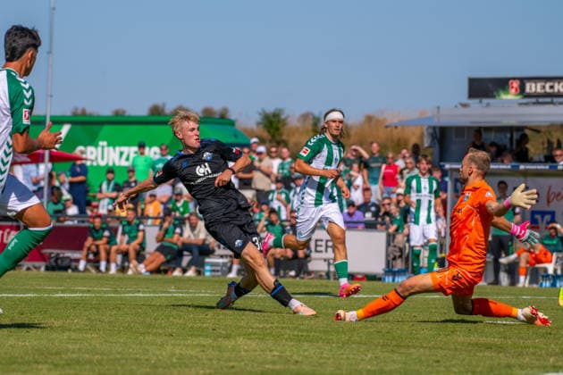 Testspiel: Werder Bremen vs. SC Paderborn 07, 08.08.2026 Lasse Eickel (SC Paderborn 07, 32), Alexander Schlager (Werder Bremen, 30); Testspiel: Werder Bremen vs. SC Paderborn 07 am 08.08.2026 in Vechta (Stadion Oyther Berg), Germany, *** Friendly Match: Werder Bremen vs. SC Paderborn 07, August 8, 2026; Lasse Eickel, SC Paderborn 07, 32, Alexander Schlager, Werder Bremen, 30 Friendly match: Werder Bremen vs. SC Paderborn 07 on August 8, 2026, at Oyther Berg Stadium in Vechta, Germany, Copyright: xBEAUTIFULxSPORTS Neddermannx