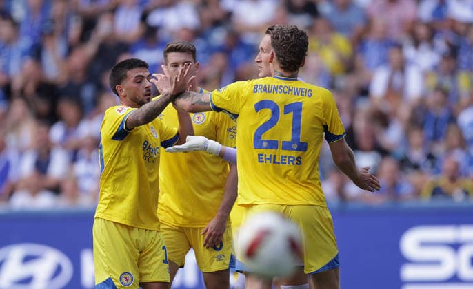 Tor durch Samuele di Benedetto (Eintracht Braunschweig) Fussball, Herren, Saison 2026 2027 2.BL, Avnet Arena, 1.Spieltag, 1.FC Magdeburg gegen Eintracht Braunschweig, 1-6 DFL REGULATIONS PROHIBIT ANY USE OF PHOTOGRAPHS AS IMAGE SEQUENCES AND OR QUASI-VIDEO. *** Goal by Samuele di Benedetto, Eintracht Braunschweig Soccer, Men s, 2026–2027 Season, 2. Bundesliga, Avnet Arena, Matchday 1, 1 FC Magdeburg vs. Eintracht Braunschweig, 1–6 DFL REGULATIONS PROHIBIT ANY USE OF PHOTOGRAPHS AS IMAGE SEQUENCES AND OR QUASI-VIDEO