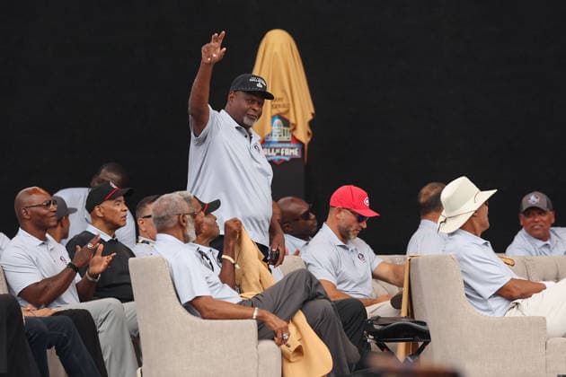 August 8, 2026, Canton, Ohio, USA: Previous enshrines are welcomed back to Canton at the 2026 Pro Football Hall of Fame Enshrinement ceremony at Tom Benson Hall of Fame Stadium on August 8, 2026 in Canton, Ohio. NFL, American Football Herren, USA 2026: Class Of 2026 Pro Football Hall Of Fame Enshrinement  - ZUMAs335 20260808_znp_s335_002 Copyright: xMatthewxSmithx