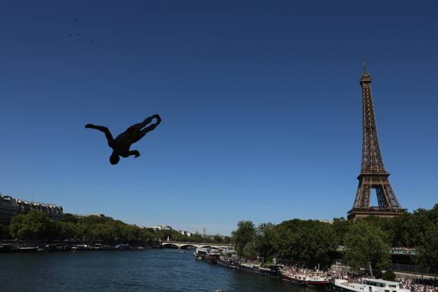 Championnat d Europe de natation PHOTOPQR LE COURRIER PICARD Haslin ; Paris ; 08 08 2026 ; 08 08 26 Championnat d Europe de natation Plongeon de haut vol hommes 20 metres dans la Seine Photo Fred Haslin LEN European Aquatics Championships, at the Seine River in Paris on August 8, 2026 Paris 75 France  Copyright: xPHOTOPQR LExCOURRIERxPICARD MAXPxHaslinx 20260808LCP5206 20260808LCP5206
