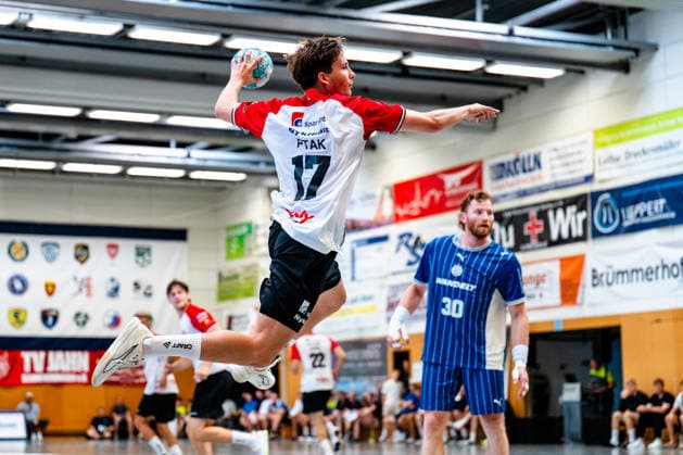 08.08.2026, xdobgx, Handball Heide-Cup 2026, VfL Gummersbach - HOJ Elite v.l. Marius Ptak (HoJ Elite, 17) beim Wurf, in action, throwing Schneverdingen *** August 8, 2026, xdobgx, 2026 Heide Cup Handball Tournament, VfL Gummersbach HOJ Elite vs. Marius Ptak (HOJ Elite), No. 17 taking a shot, in action, shooting at Schneverdingen
