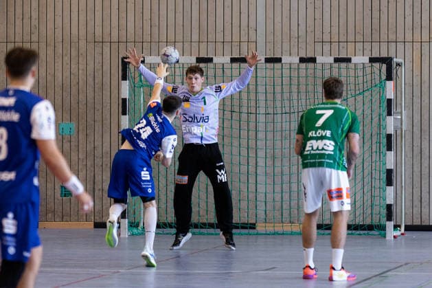 Julian BUCHELE (FRISCH AUF! Goeppingen, 01) Parade GER, FRISCH AUF! Goeppingen vs. HBW Balingen-Weilstetten, Handball, Vorbereitung, Turnier, S-Cup Altensteig, Halbfinale, Spielzeit 2026 2027, 08.08.2026, GER, FRISCH AUF! Goeppingen vs. HBW Balingen-Weilstetten, Handball, Vorbereitung, Turnier, S-Cup Altensteig, Halbfinale, Spielzeit 2026 2027, 08.08.2026, Altensteig *** Julian BUCHELE FRISCH AUF Goeppingen, 01 Parade GER, FRISCH AUF Goeppingen vs. HBW Balingen Weilstetten, Handball, Preseason, Tournament, S Cup Altensteig, Semifinal, 2026–2027 Season, August 8, 2026, GER, FRISCH AUF Goeppingen vs. HBW Balingen Weilstetten, Handball, Preseason, Tournament, S Cup Altensteig, Semifinal, 2026–2027 Season, August 8, 2026, Altensteig Copyright: xEibnerxPressefoto OliverxSchmidtx EP_OST