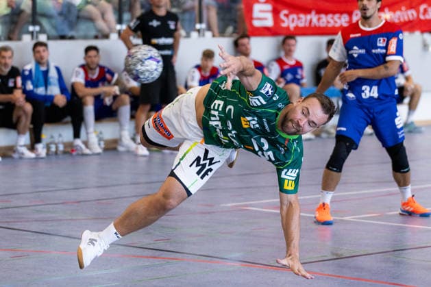 Ludvig JURMALA (FRISCH AUF! Goeppingen, 25) erzielt ein Tor, Aktion, Torwurf GER, FRISCH AUF! Goeppingen vs. HBW Balingen-Weilstetten, Handball, Vorbereitung, Turnier, S-Cup Altensteig, Halbfinale, Spielzeit 2026 2027, 08.08.2026, GER, FRISCH AUF! Goeppingen vs. HBW Balingen-Weilstetten, Handball, Vorbereitung, Turnier, S-Cup Altensteig, Halbfinale, Spielzeit 2026 2027, 08.08.2026, Altensteig *** Ludvig JURMALA FRISCH AUF Goeppingen, No. 25 scores a goal, play, shot on goal GER, FRISCH AUF Goeppingen vs. HBW Balingen Weilstetten, handball, preseason, tournament, S Cup Altensteig, Semifinal, 2026–2027 season, August 8, 2026, GER, FRISCH AUF Goeppingen vs. HBW Balingen Weilstetten, handball, preseason, tournament, S Cup Altensteig, semifinals, 2026–2027 season, August 8, 2026, Altensteig Copyright: xEibnerxPressefoto OliverxSchmidtx EP_OST
