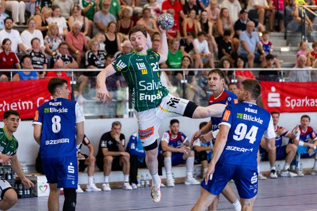 Erik PERSSON (FRISCH AUF! Goeppingen, 22) erzielt ein Tor, Aktion, Torwurf GER, FRISCH AUF! Goeppingen vs. HBW Balingen-Weilstetten, Handball, Vorbereitung, Turnier, S-Cup Altensteig, Halbfinale, Spielzeit 2026 2027, 08.08.2026, GER, FRISCH AUF! Goeppingen vs. HBW Balingen-Weilstetten, Handball, Vorbereitung, Turnier, S-Cup Altensteig, Halbfinale, Spielzeit 2026 2027, 08.08.2026, Altensteig *** Erik PERSSON, FRISCH AUF Goeppingen, No. 22, scores a goal, play, shot on goal GER, FRISCH AUF Goeppingen vs. HBW Balingen Weilstetten, handball, preseason, tournament, S Cup Altensteig, Semifinal, 2026–2027 season, August 8, 2026, GER, FRISCH AUF Goeppingen vs. HBW Balingen Weilstetten, handball, preseason, tournament, S Cup Altensteig, semifinal, 2026–2027 season, August 8, 2026, Altensteig Copyright: xEibnerxPressefoto OliverxSchmidtx EP_OST