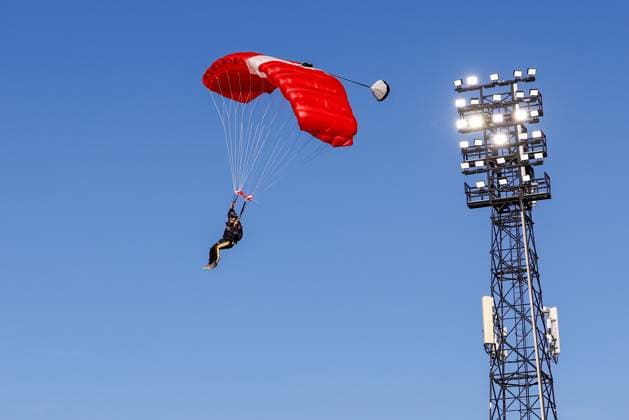 DEVENTER , 08-08-2026 , Stadium De Adelaarshorst , season 2026 2027 , Dutch Eredivisie football . match between Go Ahead Eagles and Willem II, Picture shows parachutist before the game Go Ahead Eagles - Willem II  x205552996x Copyright: