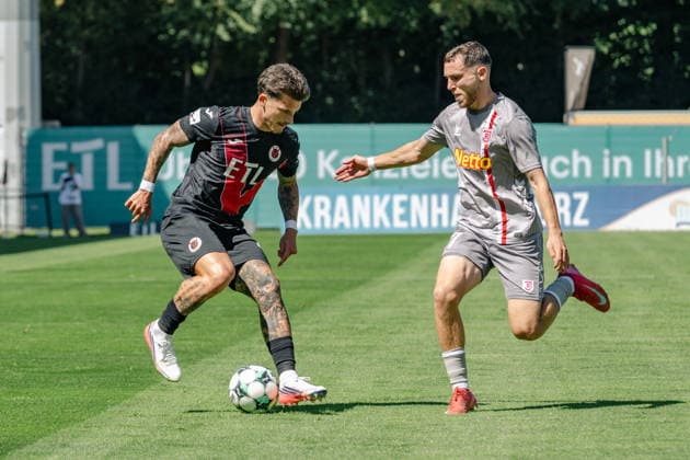 Zweikampf zwischen Niklas Castelle (Viktoria Koeln, 44) und Oscar Schoenfelder (SSV Jahn Regensburg, 07). FC Viktoria Koeln vs. SSV Jahn Regensburg, Fussball, 3. Liga, 01. Spieltag, Saison 2026 2027, 08.08.2026 DFL DFB Regulations prohibit any use of Photographs as image sequences and or Quasivideo FC Viktoria Koeln vs. SSV Jahn Regensburg, Fussball, 3. Liga, 01. Spieltag, Saison 2026 2027, 08.08.2026 Koeln *** Tackle between Niklas Castelle of Viktoria Cologne, 44, and Oscar Schoenfelder of SSV Jahn Regensburg, 07; FC Viktoria Cologne vs. SSV Jahn Regensburg, Soccer, 3rd Division, Matchday 01, 2026–2027 Season, August 8, 2026 DFL and DFB regulations prohibit any use of photographs as image sequences and or quasi-video FC Viktoria Cologne vs. SSV Jahn Regensburg, soccer, 3rd Division, Matchday 1, 2026–2027 season, August 8, 2026, Cologne Copyright: xEibner-Pressefoto ThomasxHaeslerx EP_THR