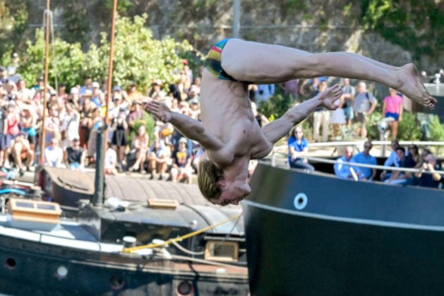 Lander Roels of Belgium competes in the high diving 20m Round 3-4 Men Final during the European Aquatics Championships at the River Seine in Paris (France), August 8, 2026. Giorgio Scala DBM - Deepbluemedia Insidefoto