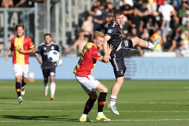 DEVENTER , 08-08-2026 , Stadium De Adelaarshorst , season 2026 2027 , Dutch Eredivisie football . match between Go Ahead Eagles and Willem II, Picture shows Go Ahead Eagles player Julius Dirksen, Willem II player Devin Haen Go Ahead Eagles - Willem II  x205553852x Copyright: