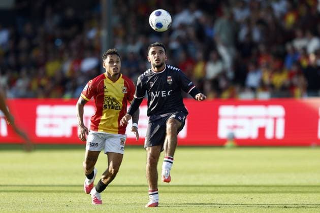 DEVENTER - (lr) Dean James of Go Ahead Eagles, Eser Gurbuz of Willem II during the Dutch Eredivisie match between Go Ahead Eagles and Willem II at De Adelaarshorst on August 8, 2026 in Deventer, the Netherlands. VINCENT JANNINK ANP Eredivisie 2026 27 xVIxANPxSportx xxANPxIVx 565097768 originalFilename: 565097768.jpg