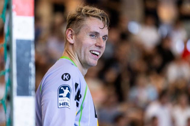 Kristian SAEVERAS (FRISCH AUF! Goeppingen, 12) lacht, laechelt, freut sich GER, FRISCH AUF! Goeppingen vs. HBW Balingen-Weilstetten, Handball, Vorbereitung, Turnier, S-Cup Altensteig, Halbfinale, Spielzeit 2026 2027, 08.08.2026, GER, FRISCH AUF! Goeppingen vs. HBW Balingen-Weilstetten, Handball, Vorbereitung, Turnier, S-Cup Altensteig, Halbfinale, Spielzeit 2026 2027, 08.08.2026, Altensteig *** Kristian SAEVERAS FRISCH AUF Goeppingen, 12 laughs, smiles, is happy GER, FRISCH AUF Goeppingen vs. HBW Balingen Weilstetten, Handball, Preseason, Tournament, S Cup Altensteig, Semifinal, 2026–2027 season, August 8, 2026, GER, FRISCH AUF Göppingen vs. HBW Balingen Weilstetten, handball, preseason, tournament, S Cup Altensteig, semifinals, 2026–2027 season, August 8, 2026, Altensteig Copyright: xEibnerxPressefoto OliverxSchmidtx EP_OST