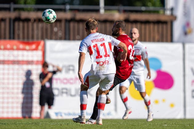 Fabian Eisele (SG Sonnenhof Großaspach, 23) im Zweikamf mit Georg Strauch (Fortuna Köln, 11), SG Sonnenhof Großaspach vs. Fortuna Köln, Fussball, 3. Liga, 1. Spieltag, 08.08.2026, DFB regulations prohibit any use of photographs as image sequences and or quasi-video Aspach Baden-Wuerttemberg Deutschland *** Fabian Eisele (SG Sonnenhof Großaspach, No. 23) in a tackle with Georg Strauch (Fortuna Köln, No. 11), SG Sonnenhof Großaspach vs. Fortuna Köln, Soccer, 3rd Division, Matchday 1, August 8, 2026, DFB regulations prohibit any use of photographs as image sequences and or quasi-video. Aspach, Baden-Württemberg, Germany Copyright: xkolbert-press PhilipxZieglerx
