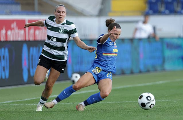 SOCCER - WCL, St.Poelten vs Sporting SANKT POELTEN,AUSTRIA,08.AUG.26 - SOCCER - UEFA Women s Champions League, qualification, SKN Sankt Poelten vs Sporting CP. Image shows Agata Pimenta (Lissabon) and Izabela Krizaj (St.Poelten).  GEPAxpictures xWalterxLuger