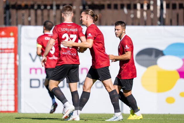 Kollektiver Torjubel nach dem 1:0 Treffer durch Loris Maier (SG Sonnenhof Großaspach, 27), SG Sonnenhof Großaspach vs. Fortuna Köln, Fussball, 3. Liga, 1. Spieltag, 08.08.2026, DFB regulations prohibit any use of photographs as image sequences and or quasi-video Aspach Baden-Wuerttemberg Deutschland *** Collective goal celebration after Loris Maier s 1-0 goal; SG Sonnenhof Großaspach, 27; SG Sonnenhof Großaspach vs. Fortuna Köln; soccer; 3rd Division; Matchday 1; August 8, 2026; DFB regulations prohibit any use of photographs as image sequences and or quasi-video. Aspach, Baden-Württemberg, Germany Copyright: xkolbert-press PhilipxZieglerx