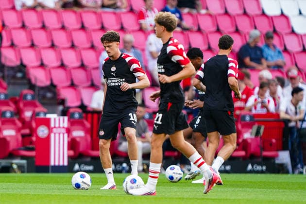 2026-08-08 PSV Eindhoven v Fortuna Sittard - Dutch Eredivisie EINDHOVEN, NETHERLANDS - AUGUST 8: Paul Wanner of PSV Eindhoven warms up during the Dutch Eredivisie match between PSV Eindhoven and Fortuna Sittard at Philips Stadion on August 8, 2026 in Eindhoven, Netherlands. Eindhoven Philips Stadion Netherlands Content not available for redistribution in The Netherlands directly or indirectly through any third parties. Copyright: xAndrexWeeningx