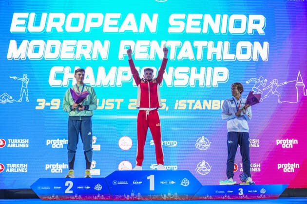 2026 European Modern pentathlon, moderner Fünfkampf Championships in Istanbul ISTANBUL, TURKIYE - AUGUST 8: Gold medalist Egor Gromadskii of Russia (C), silver medalist Botond Tamas of Hungary (L), and bronze medalist Giorgio Malan of Italy (R) pose on the podium during the men s medal ceremony at the 2026 European Modern Pentathlon Championships at the Burhan Felek Sports Complex in Istanbul, Turkiye, on August 8, 2026 Bunyamin Celik Anadolu Istanbul Turkey. Editorial use only. Please get in touch for any other usage.  Copyright: x2026xAnadoluxBunyaminxCelikx