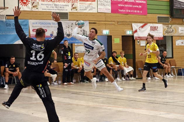 08.08.2026, xovx, Handball Lindencup, HSG Wetzlar - HSC 2000 Coburg v.l. Petros Boukovinas (HSC Coburg), Ahmed Nafea (HSG Wetzlar), Marin Lisac (HSC Coburg) Linden Stadthalle Hessen Deutschland (DE) *** August 8, 2026, xovx, Lindencup Handball Tournament, HSG Wetzlar vs. HSC 2000 Coburg; Petros Boukovinas (HSC Coburg), Ahmed Nafea (HSG Wetzlar), Marin Lisac (HSC Coburg); Linden Stadthalle, Hesse, Germany, DE
