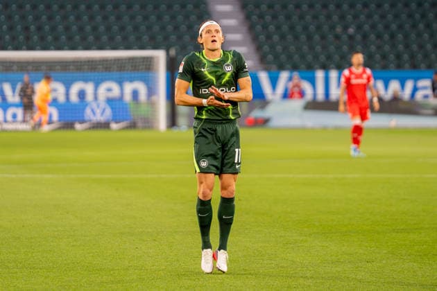 Deutschland: Fussball 2. Bundesliga, 1. Spieltag 2026 2027, VfL Wolfsburg - 1. FC Kaiserslautern am 08.08.2026 in Wolfsburg (Volkswagen-Arena): Fabian Reese (VfL Wolfsburg, 11) Gestik Wolfsburg Volkswagen Arena Deutschland *** German Soccer 2. Bundesliga, Matchday 1, 2026–2027, VfL Wolfsburg vs. 1. FC Kaiserslautern on August 8, 2026, at the Volkswagen Arena in Wolfsburg; Fabian Reese (VfL Wolfsburg), 11 gestures; Volkswagen Arena, Wolfsburg, Germany Copyright: xSvenxHeidmannx