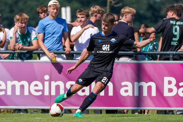 Jano ter Horst (SC Paderborn 07, 21), Deutschland: Fussball, Saison 2026 27, erstes Testspiel des Tages, 08.08.2026, Werder Bremen vs SC Paderborn 07, Stadion am Oyther Berg (Oythe, Vechta, Niedersachsen) *** Jano ter Horst, SC Paderborn 07, 21, German Soccer, 2026–27 Season, first friendly match of the day, August 8, 2026, Werder Bremen vs. SC Paderborn 07, Stadion am Oyther Berg, Oythe, Vechta, Lower Saxony Copyright: xLeonxFrickx