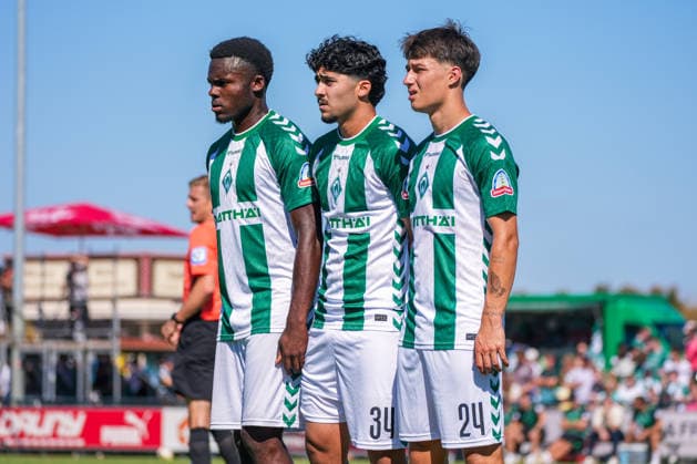 Ramiz Hamouda (Werder Bremen, 40), Darwin Soylu (Werder Bremen, 34), Patrice Covic, Patrice ÄaoviÄ‡ (Werder Bremen, 24), Deutschland: Fussball, Saison 2026 27, zweites Testspiel des Tages, 08.08.2026, Werder Bremen vs SC Paderborn 07, Stadion am Oyther Berg (Oythe, Vechta, Niedersachsen) *** Ramiz Hamouda, Werder Bremen, 40; Darwin Soylu, Werder Bremen, 34; Patrice Covic, Patrice ÄaoviÄ‡ Werder Bremen, 24, German soccer, 2026–27 season, second friendly match of the day, August 8, 2026, Werder Bremen vs. SC Paderborn 07, Stadion am Oyther Berg, Oythe, Vechta, Lower Saxony Copyright: xLeonxFrickx
