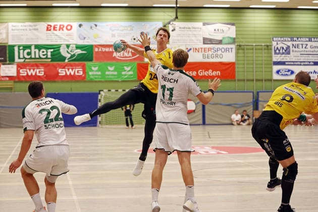 08.08.2026, xovx, Handball Lindencup, HSG Wetzlar - HSC 2000 Coburg v.l. Jona Schoch (HSG Wetzlar), Sven Wesseling (HSC Coburg), Petter Överby (HSG Wetzlar), Bartlomiej Bis (HSC Coburg) Linden Stadthalle Hessen Deutschland (DE) *** August 8, 2026, xovx, Lindencup Handball, HSG Wetzlar vs. HSC 2000 Coburg: Jona Schoch (HSG Wetzlar), Sven Wesseling (HSC Coburg), Petter Överby (HSG Wetzlar), Bartlomiej Bis (HSC Coburg); Linden Stadthalle, Hesse, Germany, DE