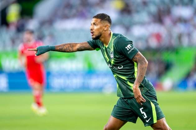 08.08.2026: Fußball, 2. Bundesliga: VfL Wolfsburg - 1. FC Kaiserslautern, 1. Spieltag in der Volkswagen Arena. Vinicius Souza (VfL Wolfsburg) reagiert. WICHTIGER HINWEIS: Gemäß den Vorgaben der DFL und des DFB ist es untersagt, in dem Stadion und oder vom Spiel angefertigte Fotoaufnahmen in Form von Sequenzbildern und oder videoähnlichen Fotostrecken zu verwerten bzw. verwerten zu lassen. *** August 8, 2026 Soccer, 2. Bundesliga: VfL Wolfsburg vs. 1. FC Kaiserslautern, Matchday 1 at the Volkswagen Arena Vinicius Souza of VfL Wolfsburg reacts IMPORTANT NOTICE: In accordance with the guidelines of the DFL and the DFB, it is prohibited to use or allow the use of photographs taken in the stadium and or during the match in the form of sequential images and or video-like photo sequences Copyright: xDavidxInderliedx