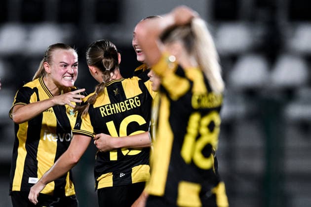 260808 Players of Hammarby celebrate 0-1 by Svea Rehnberg during the Women s Champions League qualifying match between Juventus and Hammarby on August 8, 2026 in Turin. Photo: Daniele Buffa BILDBYRAN COP 18 XY0123 fotboll football soccer fotball uefa womens champions league juventus hammarby dam bbeng jubel *** August 8, 2008: Hammarby players celebrate Svea Rehnberg’s 0–1 goal during the Women’s Champions League qualifying match between Juventus and Hammarby on August 8, 2026 in Turin. Photo by Daniele Buffa, BILDBYRAN COP 18 XY0123 soccer football UEFA Women’s Champions League Juventus Hammarby women’s team celebration  Copyright: DANIELExBUFFA BB260808BB529