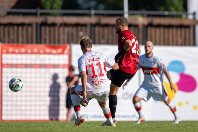 Fabian Eisele (SG Sonnenhof Großaspach, 23) im Zweikamf mit Georg Strauch (Fortuna Köln, 11), SG Sonnenhof Großaspach vs. Fortuna Köln, Fussball, 3. Liga, 1. Spieltag, 08.08.2026, DFB regulations prohibit any use of photographs as image sequences and or quasi-video Aspach Baden-Wuerttemberg Deutschland *** Fabian Eisele (SG Sonnenhof Großaspach, No. 23) in a tackle with Georg Strauch (Fortuna Köln, No. 11), SG Sonnenhof Großaspach vs. Fortuna Köln, soccer, 3rd Division, Matchday 1, August 8, 2026, DFB regulations prohibit any use of photographs as image sequences and or quasi-video. Aspach, Baden-Württemberg, Germany Copyright: xkolbert-press PhilipxZieglerx