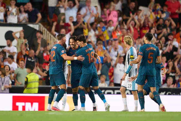 Orange Trophy - Valencia CF and Newcastle VALENCIA, SPAIN - AUGUST 8: Filip Ugrinic of Valencia CF celebrates after scoring his team s first goal during the Orange Trophy match between Valencia CF and Newcastle at Mestalla Stadium on August 8, 2026 in Valencia, Spain. (Photo by Francisco Macia Photo Players Images Magara Press) Valencia Mestalla Stadium Spain Copyright: xFranciscoxMaciax
