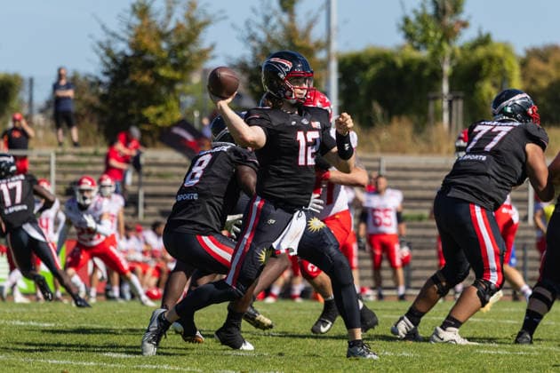 Dawson Herl Düsseldorf Panther vs Potsdam Royals Dawson Herl Quarterback 12 Düsseldorf Panther vs Potsdam Royals im Panther Stadion in Düsseldorf (Deutschland, Nordrhein Westfalen). American Football, 09. Spieltag der Effect Energy GFL Saison 2026. Endstand: 00:49 *** Dawson Herl Düsseldorf Panthers vs. Potsdam Royals Dawson Herl, Quarterback 12 Düsseldorf Panthers vs. Potsdam Royals at Panther Stadium in Düsseldorf, Germany, North Rhine-Westphalia American football, Week 9 of the 2026 Effect Energy GFL season. Final score: 0–49