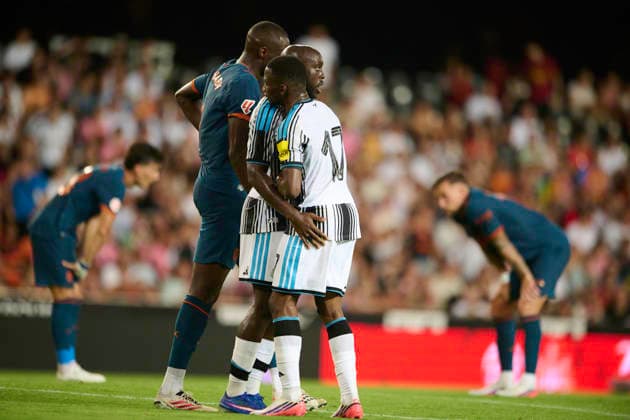 Orange Trophy - Valencia CF and Newcastle VALENCIA, SPAIN - AUGUST 8: Yoane Wissa of Newcastle United celebrates after scoring his team s second goal during the Orange Trophy match between Valencia CF and Newcastle at Mestalla Stadium on August 8, 2026 in Valencia, Spain. (Photo by Francisco Macia Photo Players Images Magara Press) Valencia Mestalla Stadium Spain Copyright: xFranciscoxMaciax