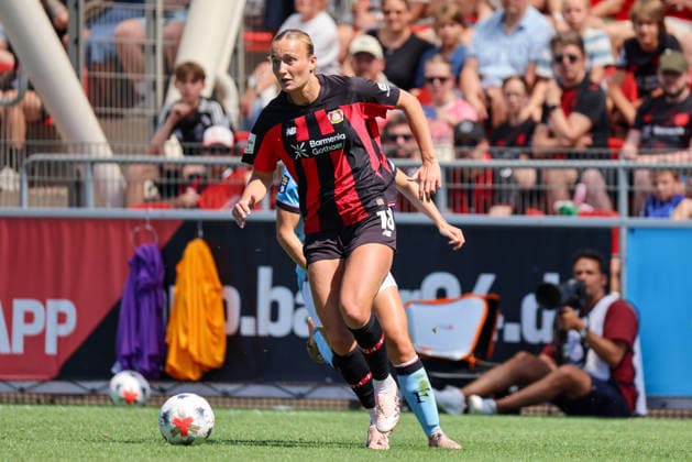 Leverkusen, Deutschland: 08.08.2026 - Saisoneröffnung Testspiel - Bayer Leverkusen Frauen vs. Feyenoord Rotterdam Frauen Im Bild: Lobke Loonen (Leverkusen) *** Leverkusen, Germany, August 8, 2026 Season Opener: Friendly Match—Bayer Leverkusen Women vs. Feyenoord Rotterdam Women. Pictured: Lobke Loonen, Leverkusen Copyright: HMBxMedia MadeleinexFantini