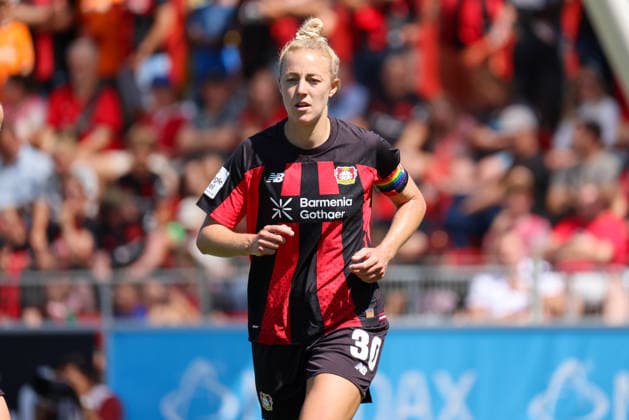 Leverkusen, Deutschland: 08.08.2026 - Saisoneröffnung Testspiel - Bayer Leverkusen Frauen vs. Feyenoord Rotterdam Frauen Im Bild: Carolin Simon (Leverkusen) *** Leverkusen, Germany, August 8, 2026 Season Opener: Friendly Match—Bayer Leverkusen Women vs. Feyenoord Rotterdam Women Pictured: Carolin Simon, Leverkusen Copyright: HMBxMedia MadeleinexFantini
