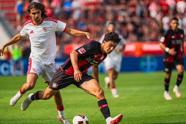 Nicolas Guillen (FC Sevillas, 27) foult Ibrahim Maza (Bayer 04 Leverkusen, 30) vor dem Strafraum Bayer 04 Leverkusen vs. FC Sevilla, Fussball, Saisoneroeffnungspiel, Freundschaftsspiel, Saison 2026 27, 08.08.2026, DFL REGULATIONS PROHIBIT ANY USE OF PHOTOGRAPHS AS IMAGE SEQUENCES AND OR QUASI-VIDEO, Bayer 04 Leverkusen vs. FC Sevilla, Fussball, Saisoneroeffnungsspiel, Freundschaftsspiel, Saison 2026 27, 08.08.2026 Leverkusen *** Nicolas Guillen of FC Sevilla (No. 27) fouls Ibrahim Maza of Bayer 04 Leverkusen (No. 30) outside the penalty area in the match between Bayer 04 Leverkusen and FC Sevilla, soccer, season opener, friendly match, 2026–27 season, August 8, 2026, DFL regulations prohibit any use of photographs as image sequences and or quasi-video, Bayer 04 Leverkusen vs. FC Sevilla, soccer, season opener, friendly match, 2026–27 season, August 8, 2026, Leverkusen Copyright: xEibner-Pressefoto LukasxBaldygax EP_LBA