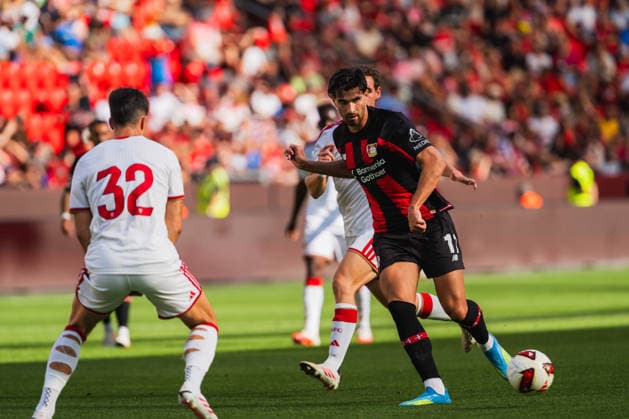Castrin (FC Sevilla, 32), Martin Terrier (Bayer 04 Leverkusen, 11) mit einem Pass Bayer 04 Leverkusen vs. FC Sevilla, Fussball, Saisoneroeffnungspiel, Freundschaftsspiel, Saison 2026 27, 08.08.2026, DFL REGULATIONS PROHIBIT ANY USE OF PHOTOGRAPHS AS IMAGE SEQUENCES AND OR QUASI-VIDEO, Bayer 04 Leverkusen vs. FC Sevilla, Fussball, Saisoneroeffnungsspiel, Freundschaftsspiel, Saison 2026 27, 08.08.2026 Leverkusen *** Castrin, FC Sevilla, 32; Martin Terrier, Bayer 04 Leverkusen, 11, with a pass; Bayer 04 Leverkusen vs. FC Sevilla, soccer, season opener, friendly match, 2026–27 season, August 8, 2026, DFL regulations prohibit any use of photographs as image sequences and or quasi-video, Bayer 04 Leverkusen vs. FC Sevilla, soccer, season opener, friendly match, 2026–27 season, August 8, 2026, Leverkusen Copyright: xEibner-Pressefoto LukasxBaldygax EP_LBA