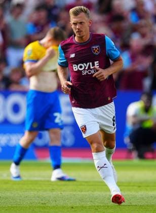 James Ward-Prowse of West Ham United West Ham United v Portsmouth, EFL Carabao Cup, First Round, Football, London Stadium, London, UK - 08 Aug 2026London London Stadium United Kingdom EDITORIAL USE ONLY No use with unauthorised audio, video, data, fixture lists, club league logos or live services. Online in-match use limited to 120 images, no video emulation. No use in betting, games or single club league player publications.  Copyright: xJavierxGarcia Shutterstockx 17051072en